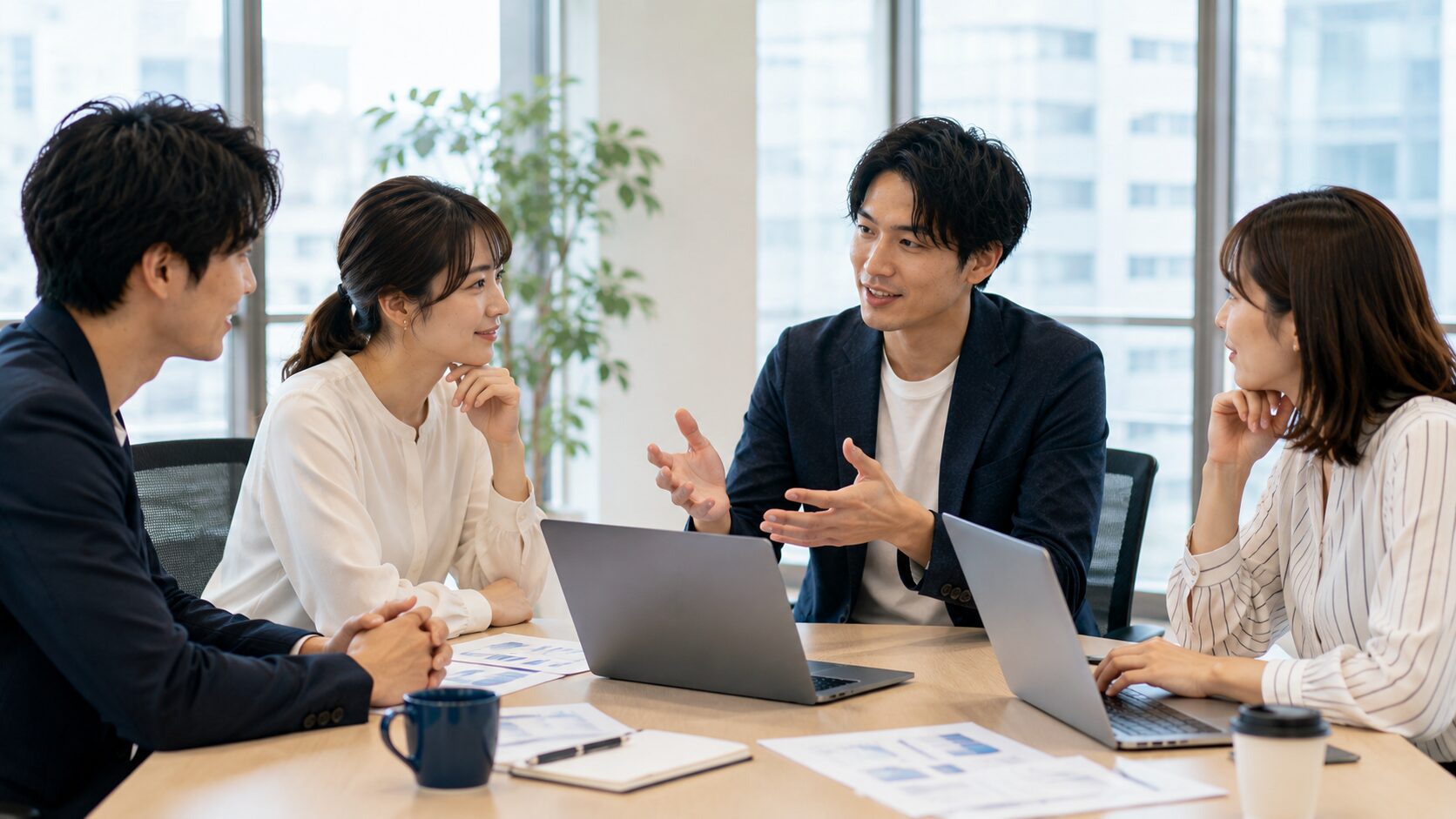 AIで請求書作成と請求業務を確認する経理担当者