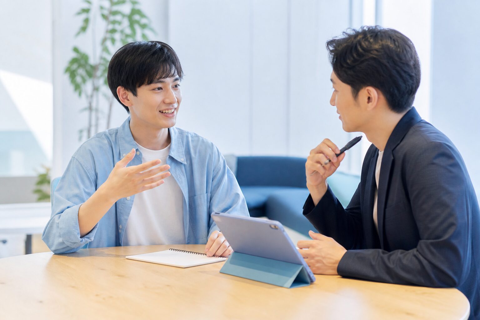 キャリアアドバイザーへ就活を相談する学生